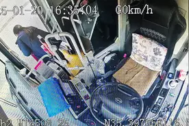 路遇火情见义勇为，市民纷纷为公交驾驶员点赞图片