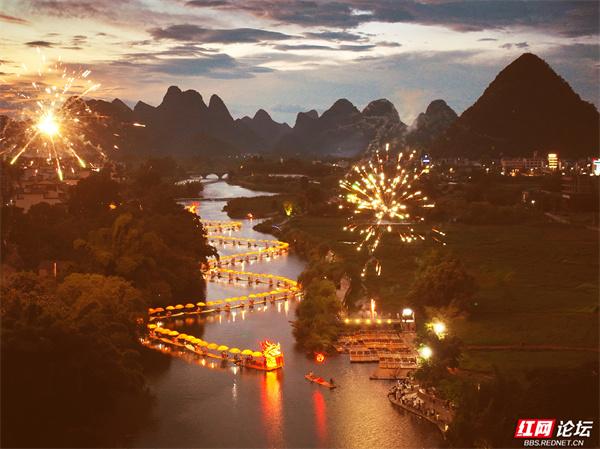 遇龙河“金龙巡游”：带你沉浸式感受桂林山水夜宴