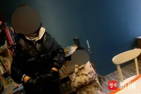 萌娃独自出门迷路，警民接力帮助回家图片