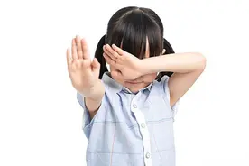 闪电心灵愈站｜孩子出现社交恐惧症 家长可以采取哪些应对方式？图片