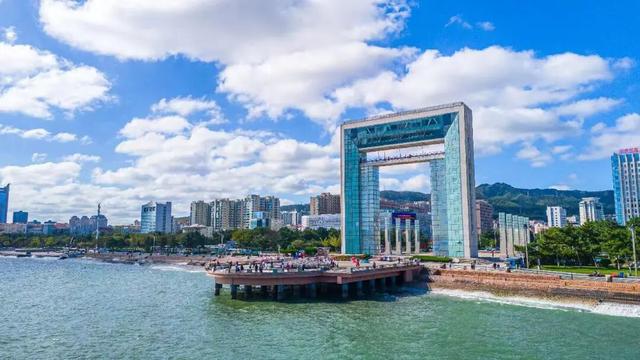 千里山海皆画卷 一城同心赴未来