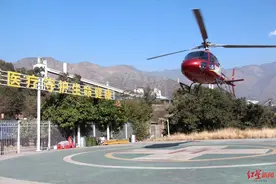 凉山14岁男生上学途中摔入河沟肝脾破裂 “空中120”紧急转运救他一命图片
