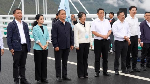 “最美风景在路上·一路安顺”自驾游活动在贵州安顺举办