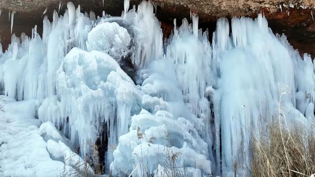 滴水成冰！巴彦淖尔有一处冬日奇观→