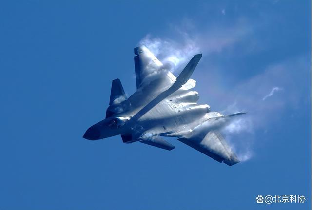 龙、鹰、鲨、鹏……教你如何分辨“国之利器”→