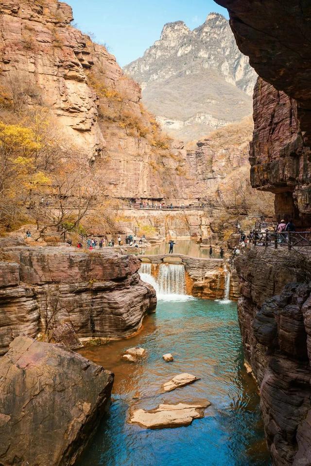 很少用“震撼”形容一座山！