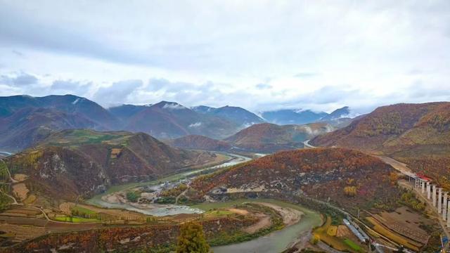 央媒看白山 | 央广网：长白县 一脚踏进秋日的温柔里