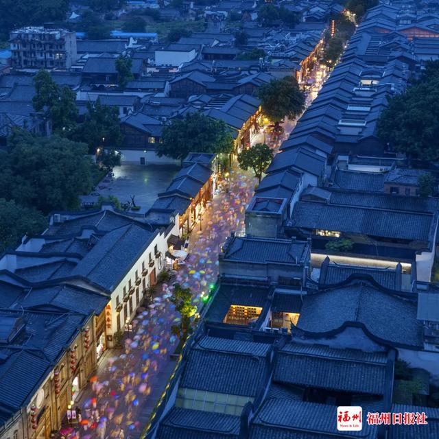 今天，《人民日报海外版》关注福州三坊七巷