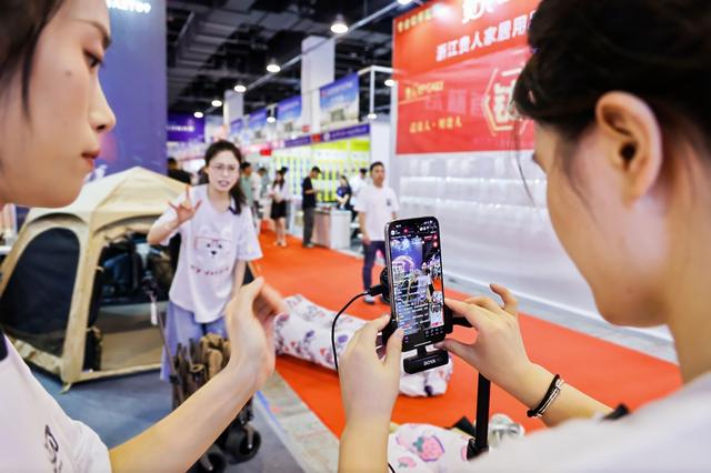 ​汇聚国际五金精品，搭建高效对接平台，第30届中国五金博览会启幕