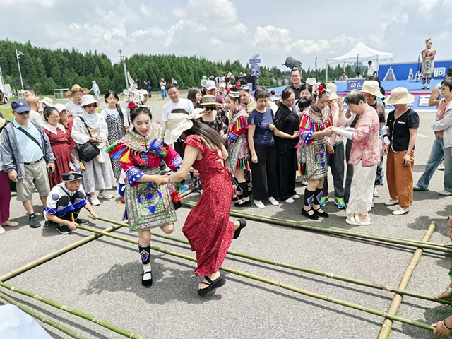 六盘水梅花山景区举办2025避暑季活动