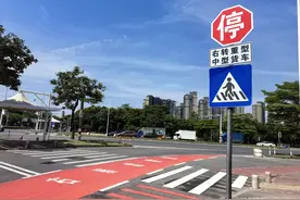 9月1日起，大型货车在惠州违反“右转必停”举措将面临记分罚款图片