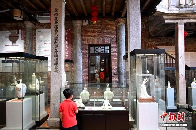 （文化中国行）雕梁画栋依旧 百年侨厝永德会馆展新韵