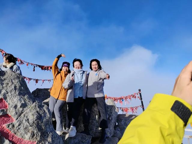 携程、百事通、去哪儿三大品牌核心销售团队走进太白山