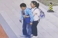 小学生6秒救人，这个法子值得一学图片
