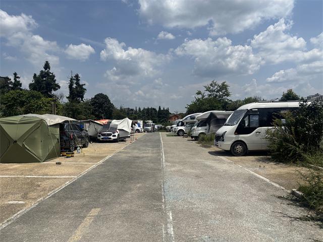 一住就是6个月 安顺从“打卡地”变成游客的“第二故乡”