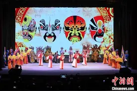 “小戏骨”展风采 少儿粤剧汇报演出在穗开展图片