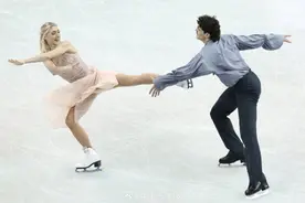 四大洲花滑锦标赛落幕 冰舞选手为观众送“福”字图片