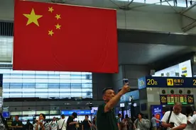 今天，上海站、虹桥站候车室24小时开放！午后起将逐渐迎来大客流，西北、湖南、江西等方向车票紧张图片