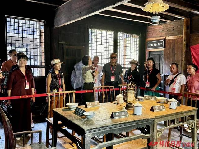 体验多彩民俗 传承长征精神 ——“京昆古驿道 智驾雪峰山”自驾游活动圆满结束