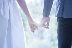 冷亲密：爱一个人越来越难了吗？图片