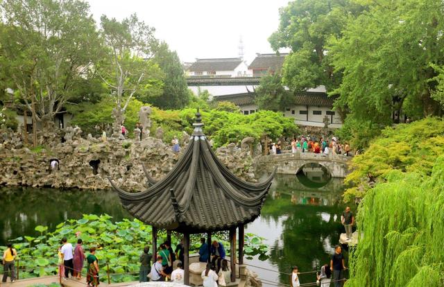 江苏苏州：狮子林秋意渐浓