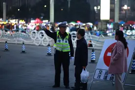 重庆奥体中心又有大型演唱会，请收好这份出行提醒图片