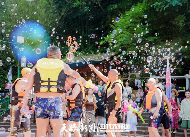赤水夏日“慢人”图鉴