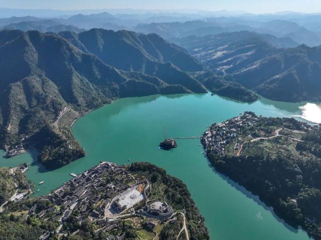 大山里的土家山寨