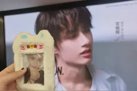 成本几毛竟被炒至上万元，“明星小卡”谁在买单？图片