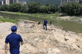 河边震撼一幕！杭州初中生姐弟神操作，全网点赞图片