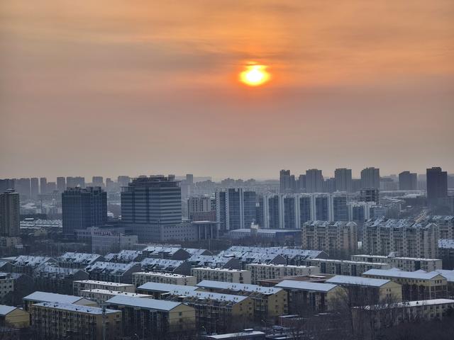 雪后北京，日出“上新”！每一道光，都像在给城市镀金