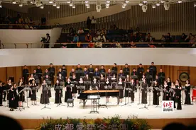 成都爱乐合唱团五周年庆典音乐会在成都温暖唱响图片