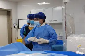 顽固性带状疱疹痛有了镇痛新方法！协和医院完成国内首例微创经皮桡神经电刺激术图片