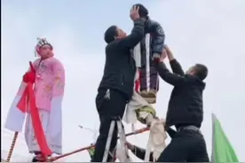 当地回应“甘肃泾川社火表演小演员晕倒昏迷不醒”：只是睡着了，人没有事图片