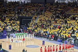 深圳体育馆“百分之夜”！中国男篮大胜日本锁定亚洲杯资格图片