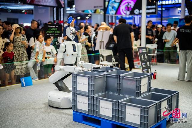 从舞台走向大众身边 中国机器人进入实用化快车道
