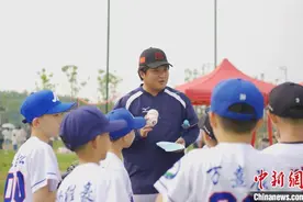 台青棒垒球教练江西“育苗” 促两岸交流“全垒打”图片