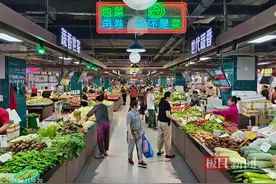 坐地铁回家，顺手买把菜！武汉首座“地铁菜市场”人气旺图片