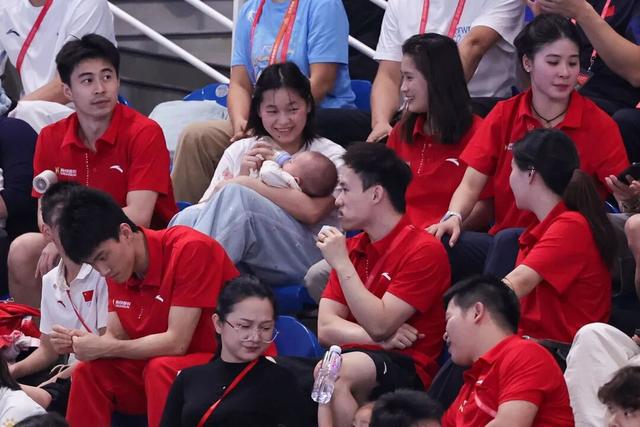 陈艺文/林珊，冠军！广东跳水队十五运会第5金到手，台下一幕太动人