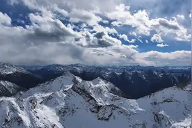 白雪添新妆 群山像洒了“甜蜜糖霜”图片