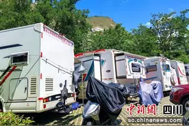 汶川迎来房车旅游高峰 魅力小城绽放新活力图片