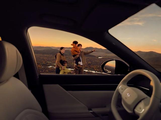 欢迎来到，秋天的廊道