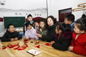 襄汾：非遗“太平绣球”进课堂图片