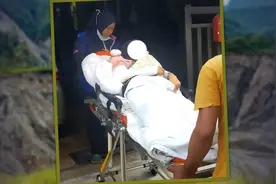 马来西亚女子被丈夫推下悬崖！用9小时爬出深谷获救：不想让孩子失去妈视频封面