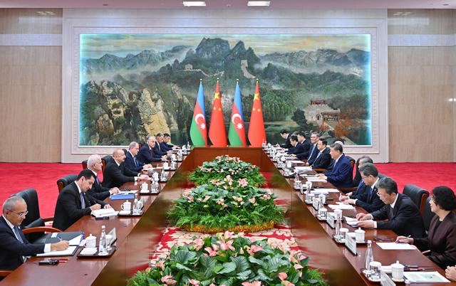上合组织天津峰会丨习近平会见阿塞拜疆总统阿利耶夫