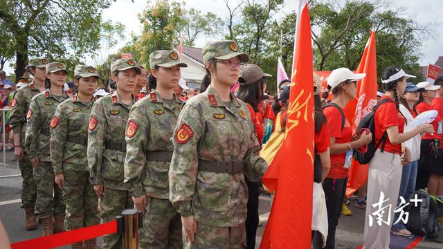 韶关市南雄市：迷彩践初心 徒步传精神