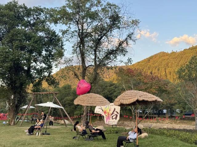 假期首日，池州大山里一下来了好多人！