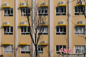 投资979万元 青神中小学校教室装上空调图片