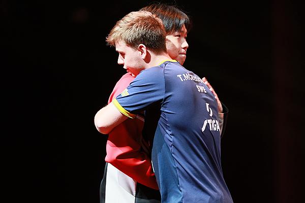 WTT总决赛｜王楚钦孙颖莎双双伤退，成绩和票房不能以运动员的健康为代价