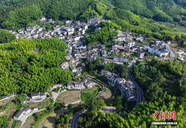 安徽黄山：传统村落景如画